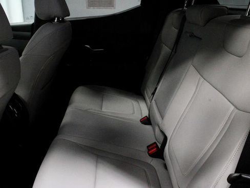Used 2025 Hyundai Santa Cruz SEL FWD image 22
