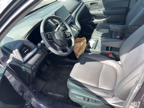 Used 2025 Honda Odyssey EX-L image 5