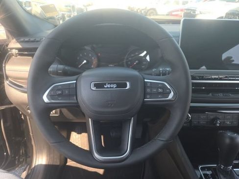 Used 2025 Jeep Compass Limited w/ Sun & Sound Group AWD/4WD image 27