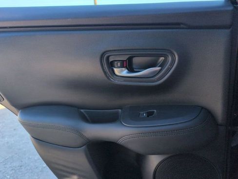 Used 2025 Honda HR-V LX image 26