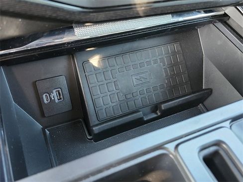 Used 2022 Ford F150 Lightning Platinum image 20