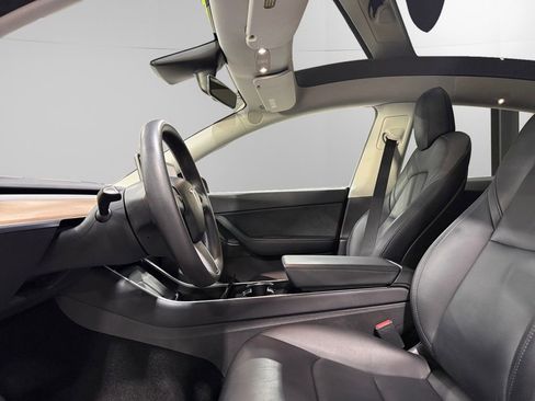 Used 2020 Tesla Model Y Long Range image 23