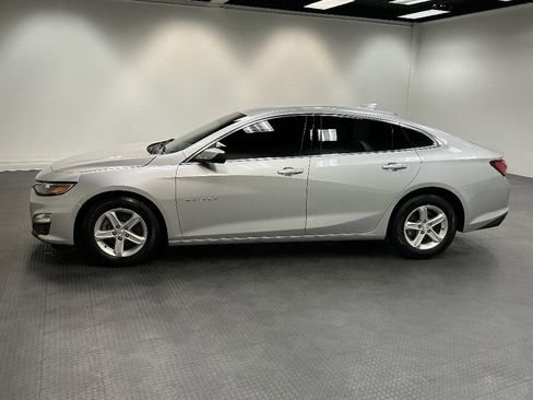 Used 2022 Chevrolet Malibu LT image 3