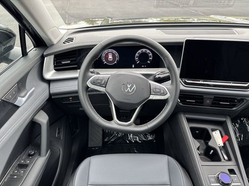 New 2026 Volkswagen Tiguan SE AWD/4WD image 15
