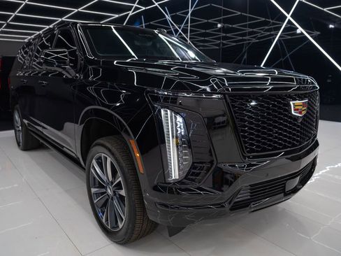 Used 2026 Cadillac Escalade ESV Sport image 6