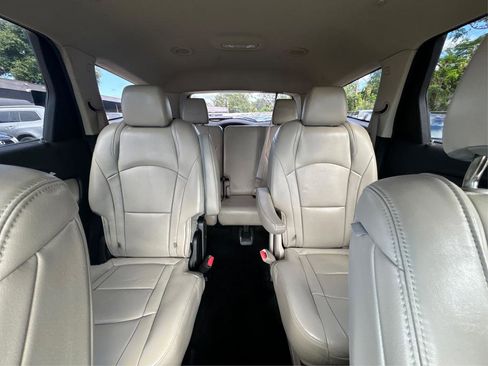 Used 2018 Buick Enclave Essence image 39