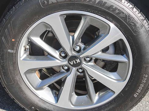 Used 2019 Kia Sorento EX FWD image 10