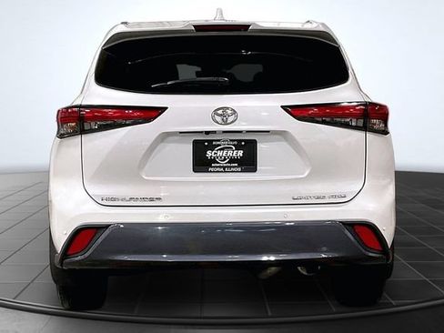 Used 2022 Toyota Highlander Limited AWD/4WD image 4
