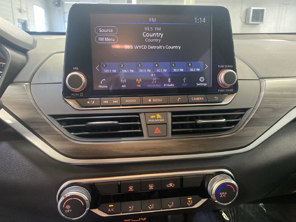 Used 2025 Nissan Altima 2.5 SV FWD image 17