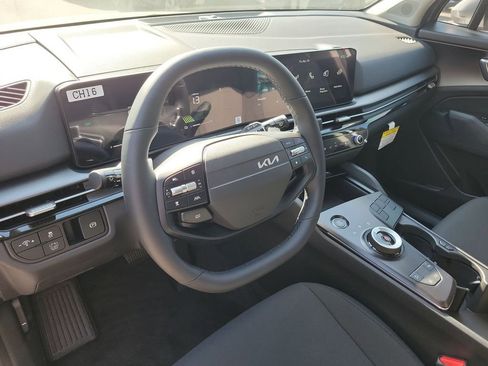 New 2026 Kia Sportage LX FWD image 22