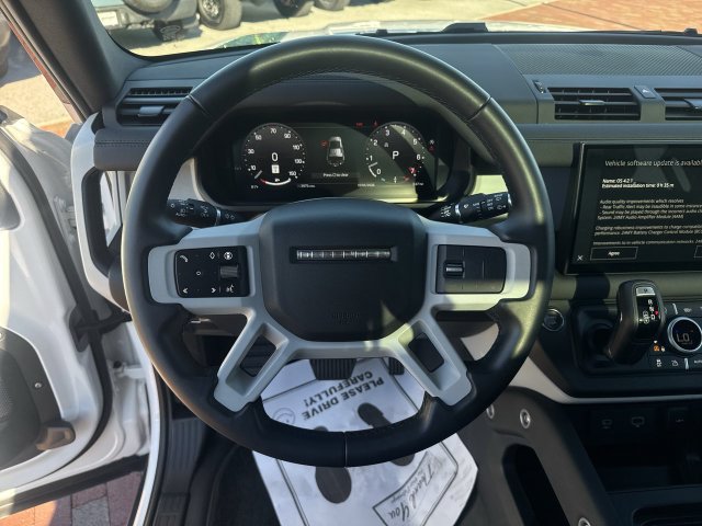 Used 2024 Land Rover Defender 110 SE AWD/4WD image 15