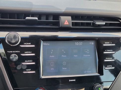 Used 2020 Toyota Camry SE FWD image 12