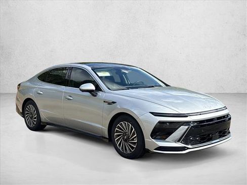 Certified 2025 Hyundai Sonata Limited image 7