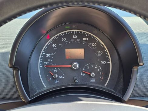 Used 2009 Volkswagen Beetle S image 26