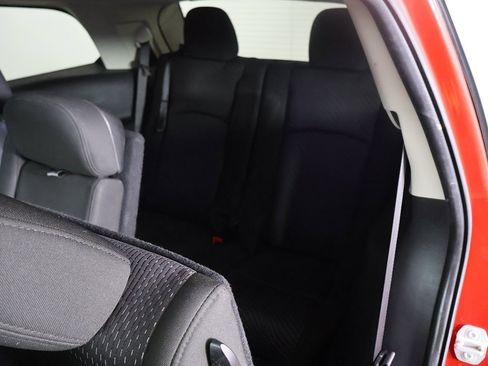 Used 2019 Dodge Journey SE image 29