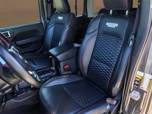 Used 2021 Jeep Wrangler Unlimited Rubicon image 7
