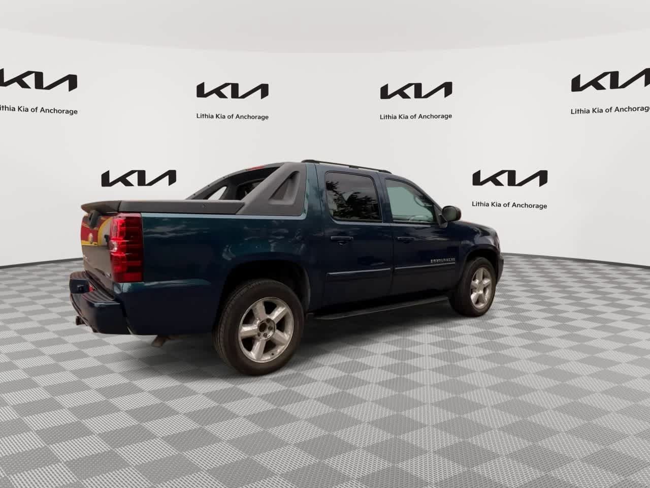 Used 2007 Chevrolet Avalanche LTZ w/ LTZ Preferred Equipment Group AWD/4WD image 8