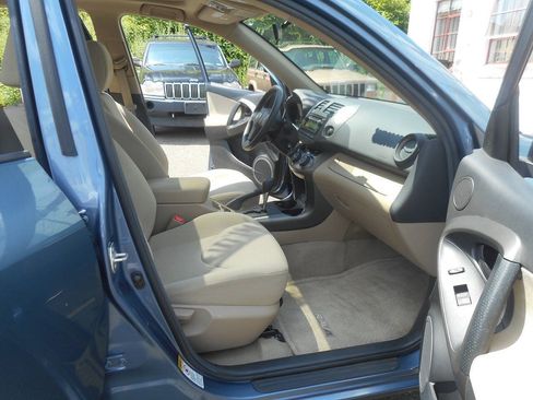 Used 2012 Toyota RAV4 4WD w/ Upgrade Value Pkg image 20