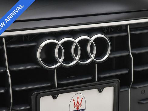 Used 2019 Audi Q8 Premium w/ Convenience Package image 27