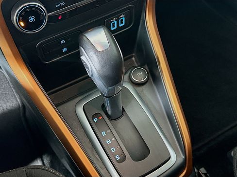 Used 2021 Ford EcoSport SE w/ SE Appearance Package image 24