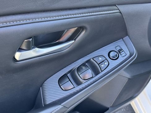 Used 2025 Nissan Sentra SV image 15