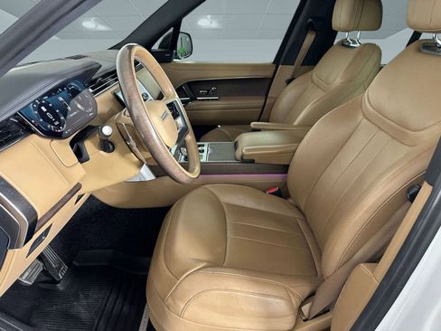 Used 2023 Land Rover Range Rover SE image 4