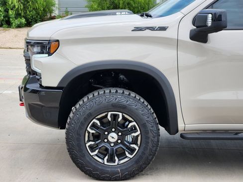 New 2026 Chevrolet Silverado 1500 ZR2 w/ LPO, Dark Essentials Package AWD/4WD image 10