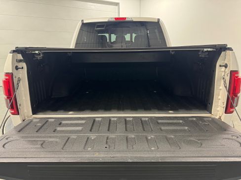 Used 2017 Ford F150 Lariat w/ Equipment Group 502A Luxury image 33