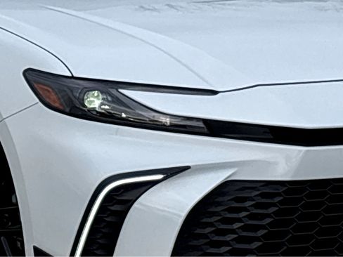 Used 2025 Toyota Camry SE w/ Multimedia Upgrade Package image 18