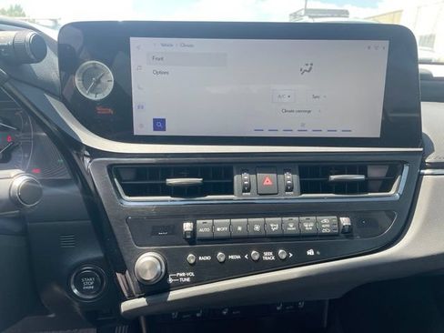 Used 2023 Lexus ES 350 w/ Premium Package FWD image 9