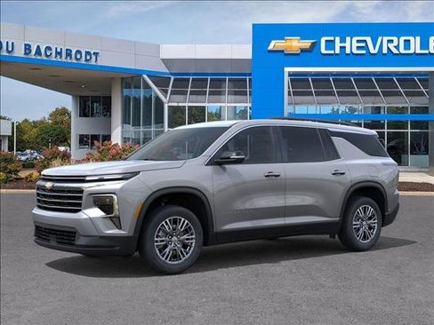 New 2026 Chevrolet Traverse LT w/ Driver Confidence Package image 2