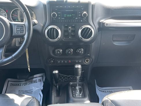 Used 2014 Jeep Wrangler Unlimited Rubicon w/ Connectivity Group AWD/4WD image 30