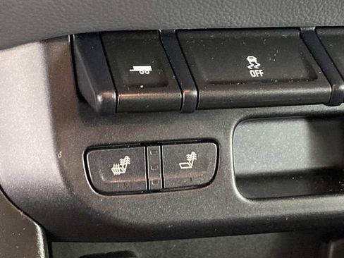 Used 2017 Chevrolet Colorado Z71 AWD/4WD image 24