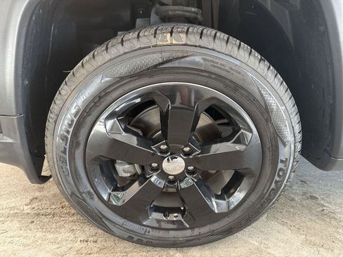 Used 2019 Jeep Compass Latitude AWD/4WD image 18