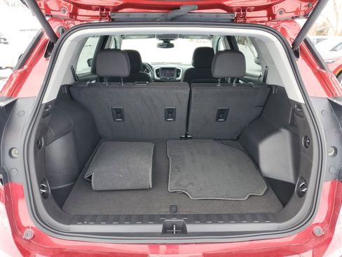 Used 2023 GMC Terrain SLE w/ Driver Convenience Package image 7