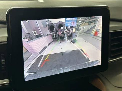 Used 2023 Ford Explorer XLT w/ Equipment Group 202A image 23