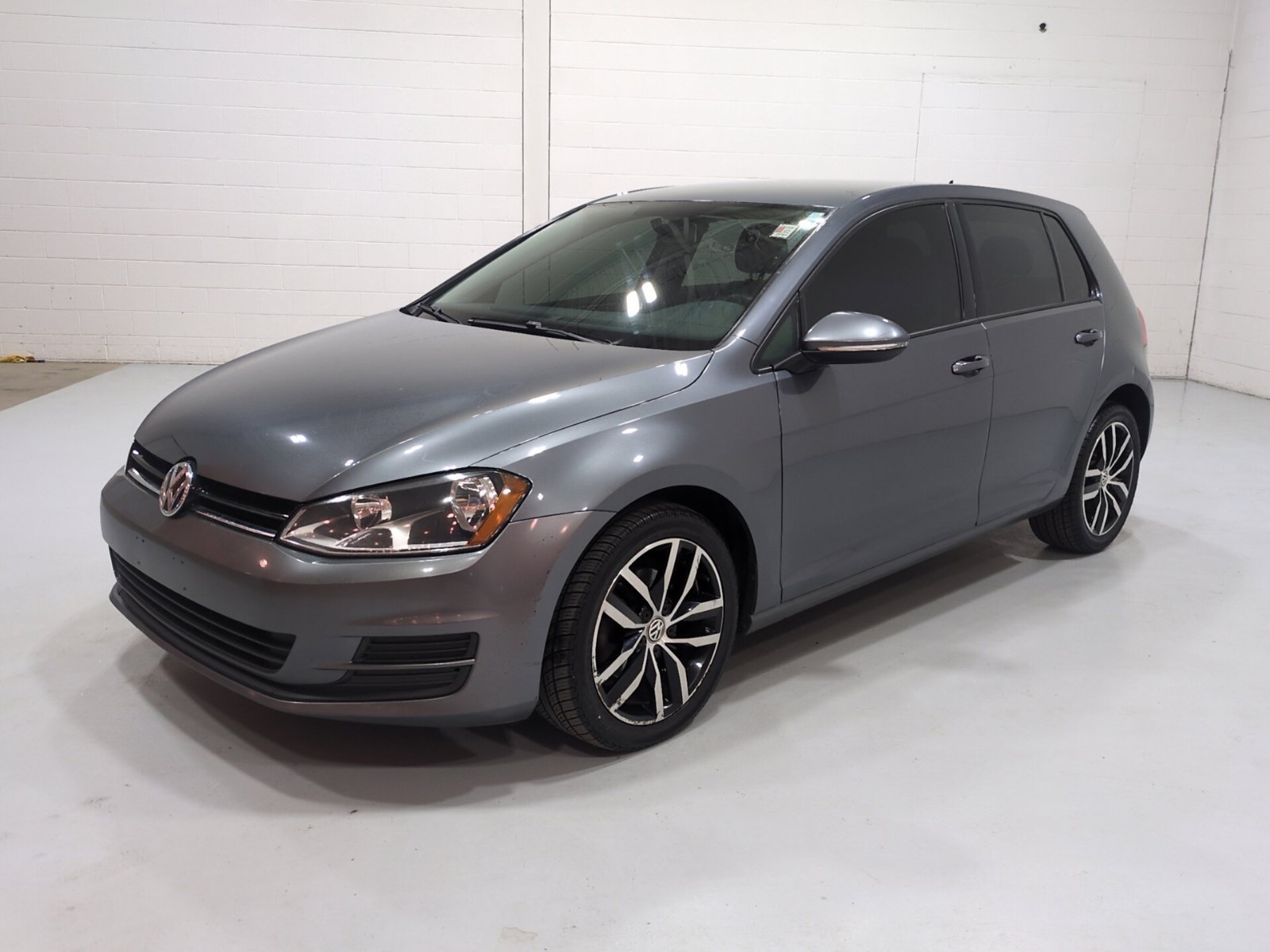 Used 2015 Volkswagen Golf TDI S FWD image 7