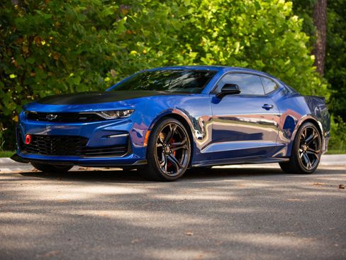 Used 2023 Chevrolet Camaro SS RWD image 4