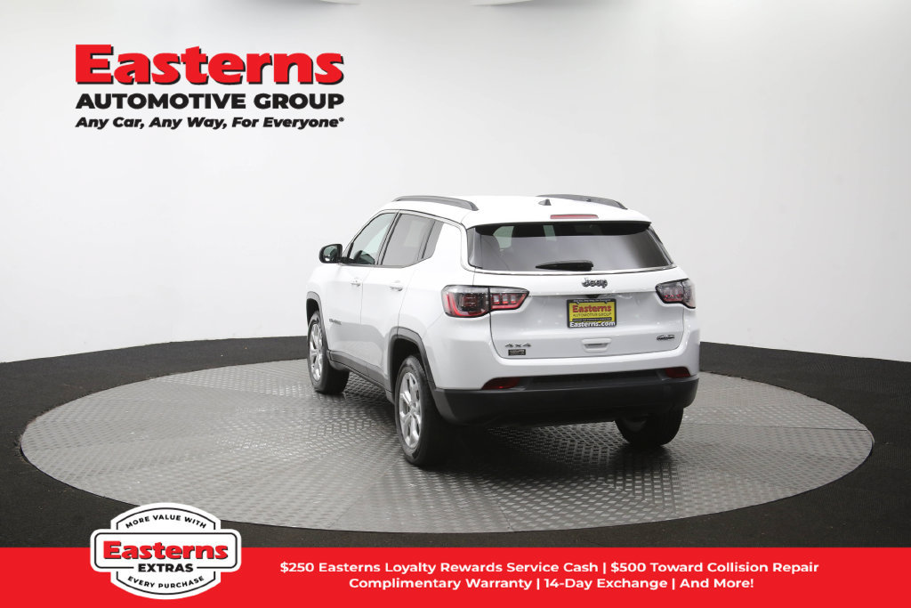 Used 2024 Jeep Compass Latitude AWD/4WD image 65