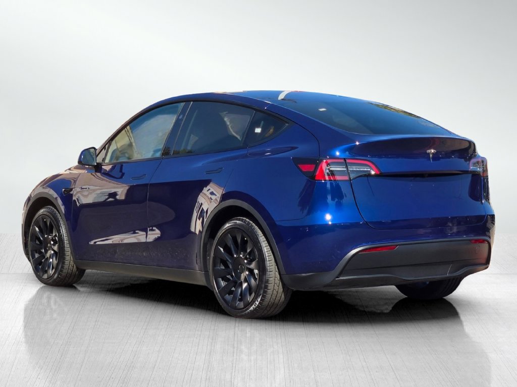 Used 2023 Tesla Model Y 2WD image 7