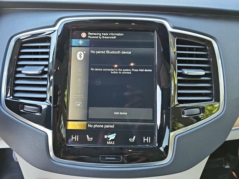 Used 2021 Volvo XC90 T6 Momentum image 23