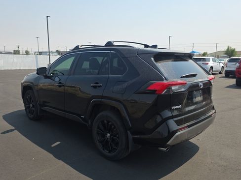 Used 2023 Toyota RAV4 SE w/ SE Grade Weather Package AWD/4WD image 6