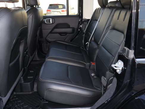 Used 2023 Jeep Wrangler Sahara w/ Cold Weather Group image 17