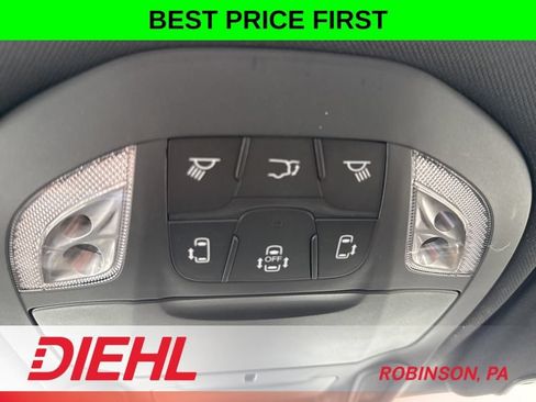 New 2027 Chrysler Pacifica Limited AWD/4WD image 35