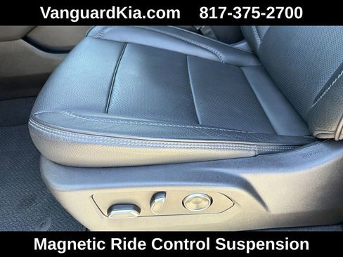Used 2025 GMC Yukon XL Denali AWD/4WD image 16