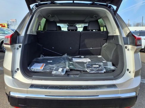 New 2025 Nissan Rogue Platinum w/ Tech Package image 18