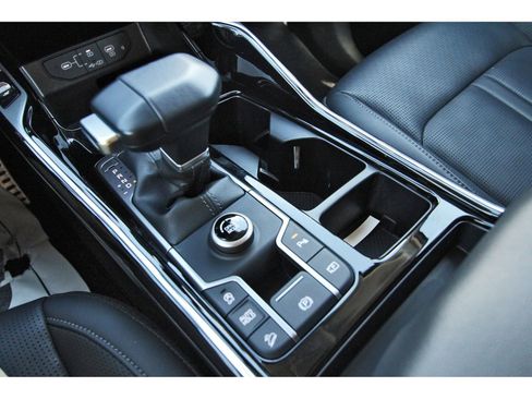 Used 2025 Kia Sorento SX FWD image 31