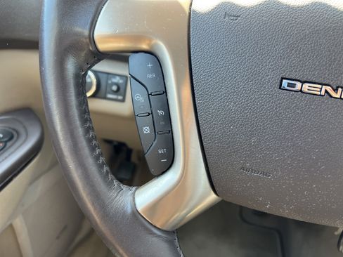 Used 2016 GMC Acadia Denali FWD image 19