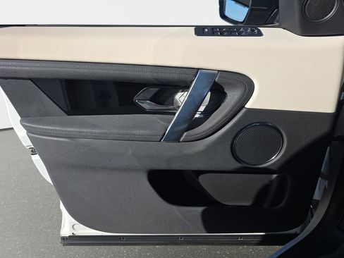 Used 2023 Land Rover Discovery Sport S image 27