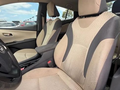 Used 2016 Toyota Prius Two FWD image 7